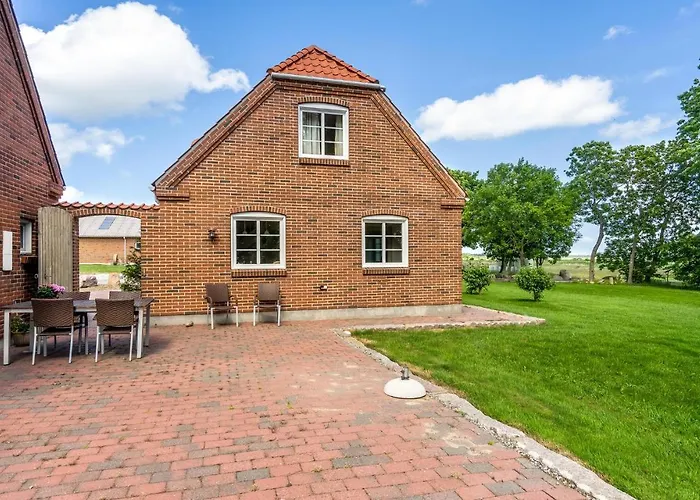 3 Bedroom Cozy In *