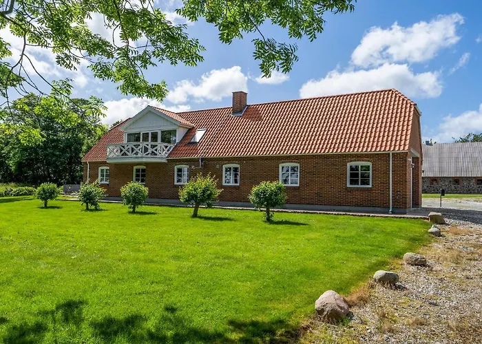 3 Bedroom Cozy In *